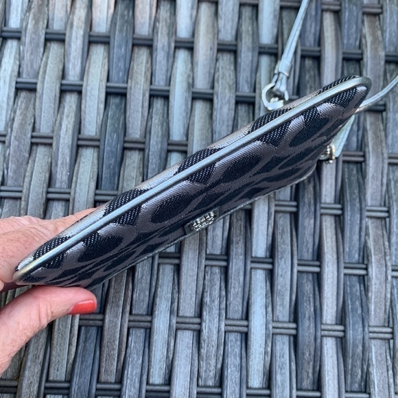 NWOT COACH ‘Julia Op Art’ Wristlet - Black/Gunmetal Gray/Silver - Picture 9 of 14